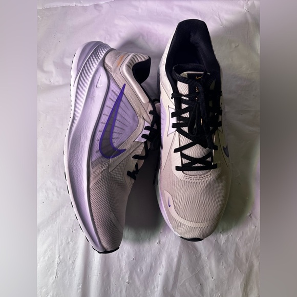 Nike Men\'s Cream and Purple Athletic Shoes main image 8